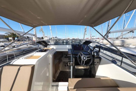NUVA YACHTS Nuva M9 Cabin Babac