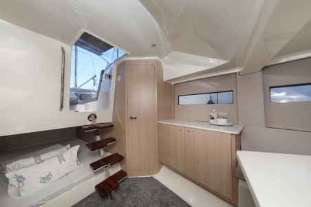 NUVA YACHTS Nuva M9 Cabin Babac