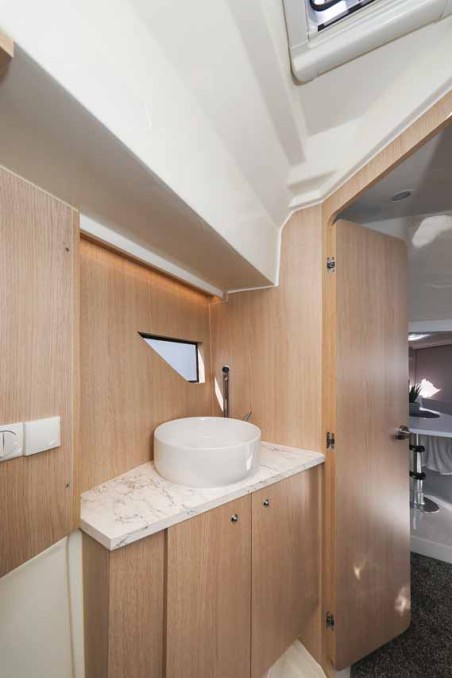 Nuva M9 Cabin | Yacht Charter Spain | Travelboat