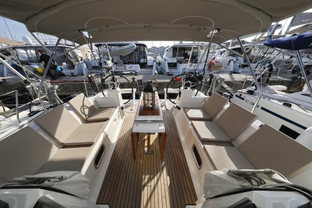 Bénéteau Oceanis 38.1 Angel07