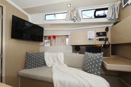 Bénéteau Oceanis 38.1 Angel07