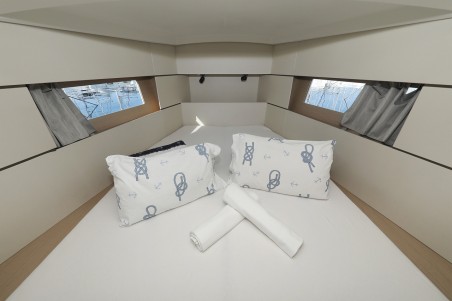 Bénéteau Oceanis 38.1 Angel07