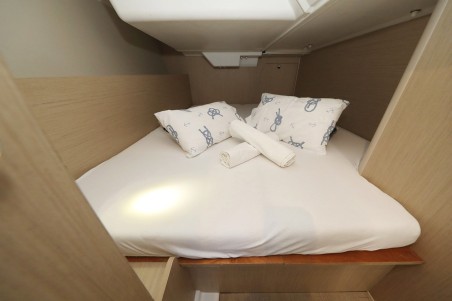 Bénéteau Oceanis 38.1 Angel07