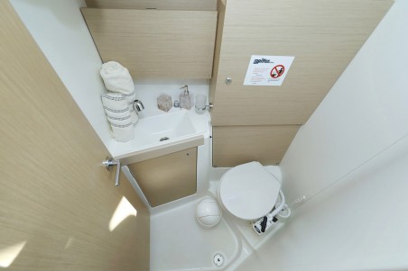 Bénéteau Oceanis 38.1 Angel07