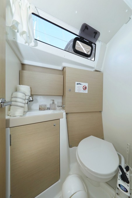 Bénéteau Oceanis 38.1 Angel07