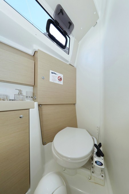 Bénéteau Oceanis 38.1 Angel07