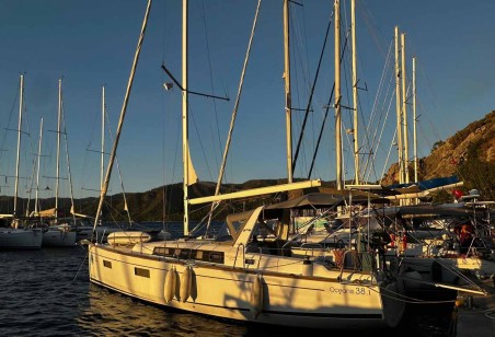 Oceanis 38.1 | Czarter jachtu Turcja | Travelboat