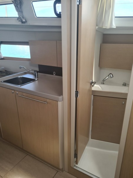 Bénéteau Oceanis 38.1 Illuminating