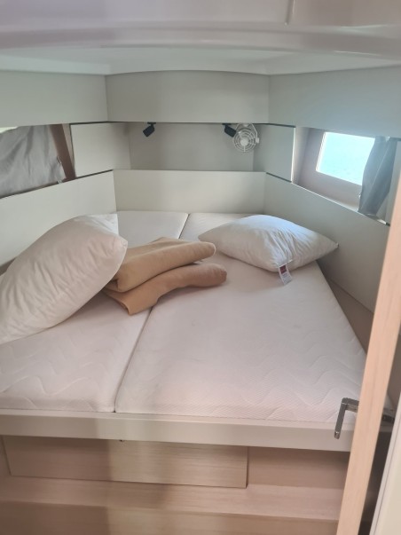 Bénéteau Oceanis 38.1 Illuminating