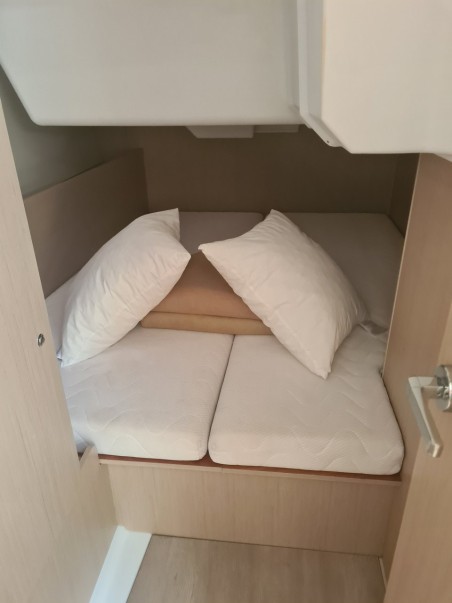 Bénéteau Oceanis 38.1 Illuminating