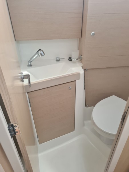 Bénéteau Oceanis 38.1 Illuminating