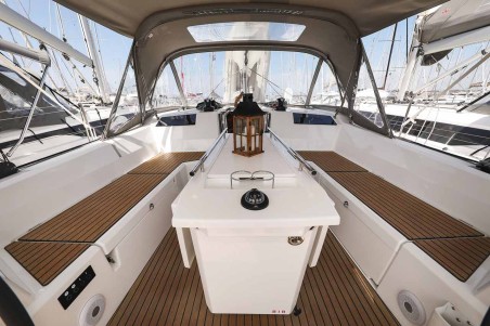 Oceanis 40.1 ELECTRIC | Yacht Charter Croatia | Travelboat