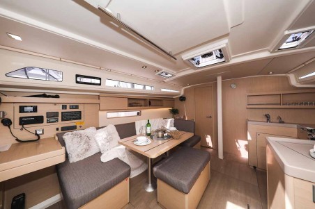 Oceanis 40.1 ELECTRIC | Yacht Charter Croatia | Travelboat