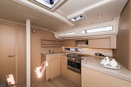 Oceanis 40.1 ELECTRIC | Yacht Charter Croatia | Travelboat