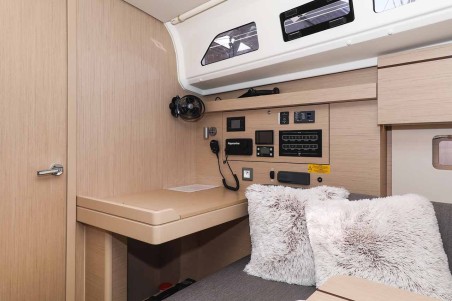 Oceanis 40.1 ELECTRIC | Yacht Charter Croatia | Travelboat