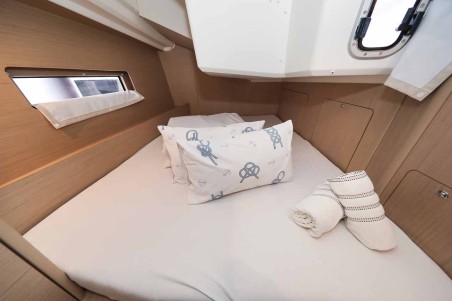 Oceanis 40.1 ELECTRIC | Yacht Charter Croatia | Travelboat