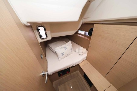 Oceanis 40.1 ELECTRIC | Yacht Charter Croatia | Travelboat