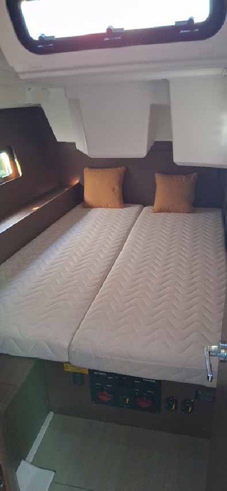 Beneteau Oceanis 46.1 | Yacht Charter Italy | Travelboat