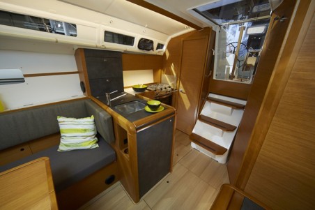Jeanneau Sun Odyssey 349 - 2 cab. Glasswing