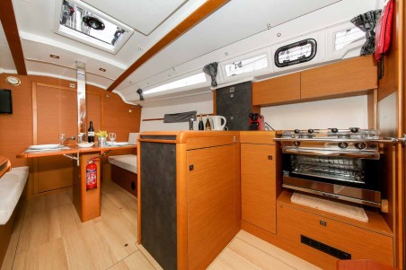 Jeanneau Sun Odyssey 349 - 3 cab. Polly Fun