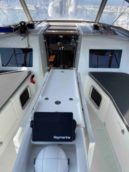 Jeanneau Sun Odyssey 410 | Yacht Charter Italy | Travelboat