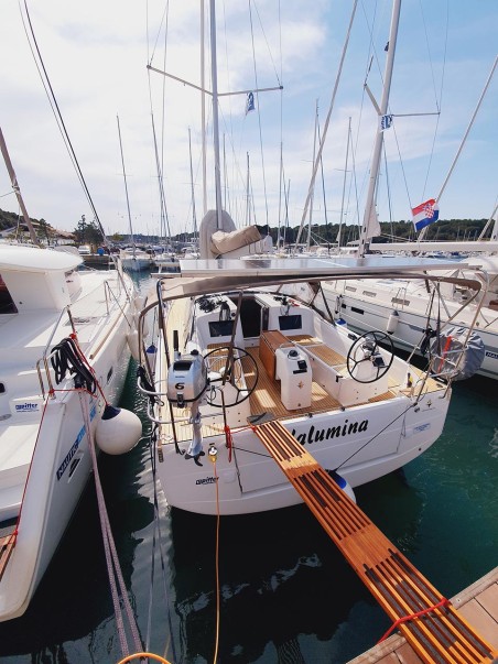 Jeanneau Sun Odyssey 410 | Czarter jachtu Chorwacja | Travelboat