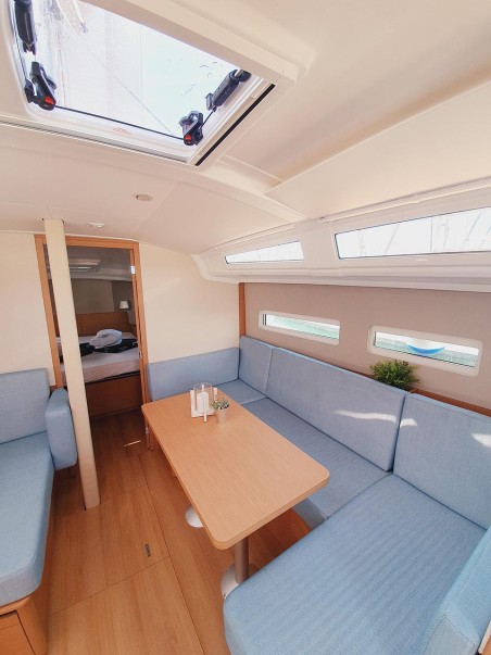 Jeanneau Sun Odyssey 410 | Czarter jachtu Chorwacja | Travelboat