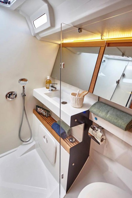 Sun Odyssey 440 - 4 cab. | Yacht Charter Italy | Travelboat