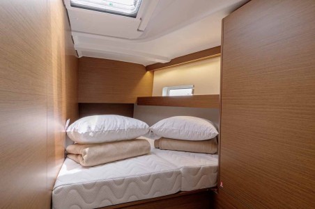 Jeanneau Sun Odyssey 490 | Yacht Charter Greece | Travelboat