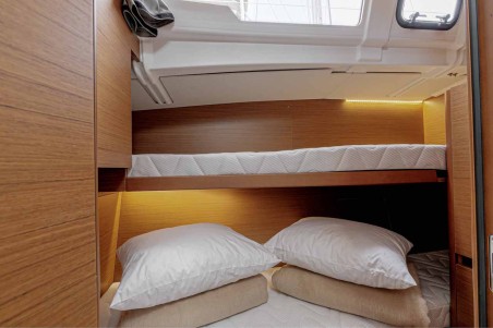 Jeanneau Sun Odyssey 490 | Yacht Charter Greece | Travelboat