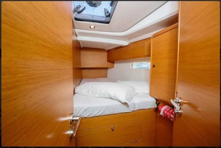 Jeanneau Sun Odyssey 519 | Yacht Charter Italy | Travelboat
