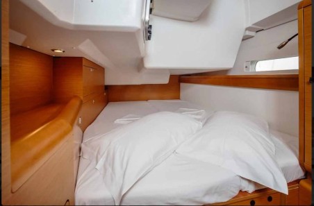 Jeanneau Sun Odyssey 519 | Yacht Charter Italy | Travelboat
