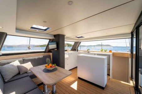 Vaan R4 Electric | Czarter jachtu Chorwacja | Travelboat