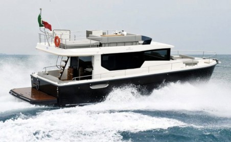 Cranchi T43 Eco Trawler | Yacht Charter Italy | Travelboat