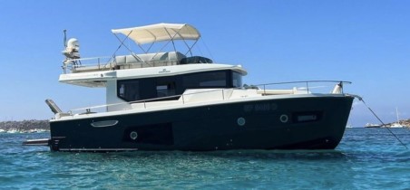 Cranchi T43 Eco Trawler | Yacht Charter Italy | Travelboat