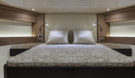 Cranchi T43 Eco Trawler | Yacht Charter Italy | Travelboat