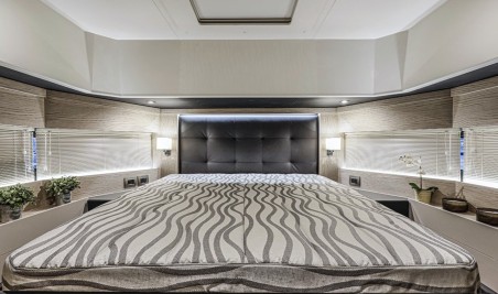 Cranchi T43 Eco Trawler | Yacht Charter Italy | Travelboat