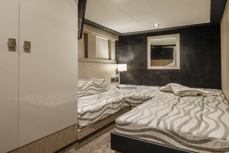 Cranchi T43 Eco Trawler | Yacht Charter Italy | Travelboat