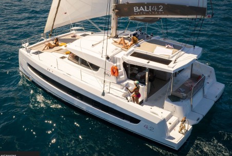 Bali 4.2 | Czarter jachtu Grecja | Travelboat