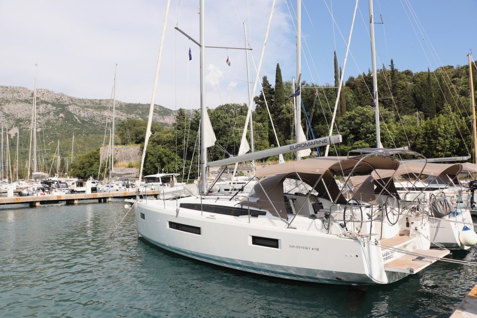 Sun Odyssey 410 - 3 cab. | Yacht Charter Croatia | Travelboat