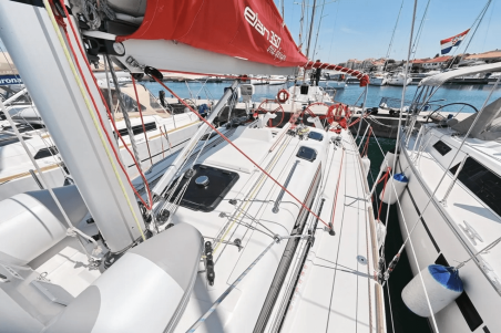 Elan Elan 350 Performance - 3 cab. | Yacht Charter Croatia | Travelboat