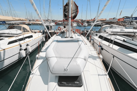 Elan Elan 350 Performance - 3 cab. | Yacht Charter Croatia | Travelboat