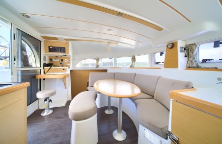 Lagoon 380 S2 | Yacht Charter Croatia | Travelboat
