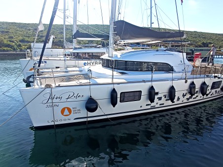 Lagoon 380 S2 | Yacht Charter Croatia | Travelboat