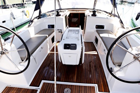 Jeanneau Sun Odyssey 519 | Yacht Charter Croatia | Travelboat