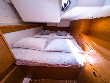 Jeanneau Sun Odyssey 519 | Yacht Charter Croatia | Travelboat