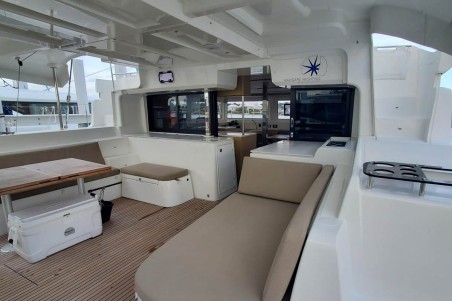 Lagoon 46 | Yacht Charter Bahamas | Travelboat