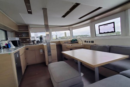 Lagoon 46 | Yacht Charter Bahamas | Travelboat