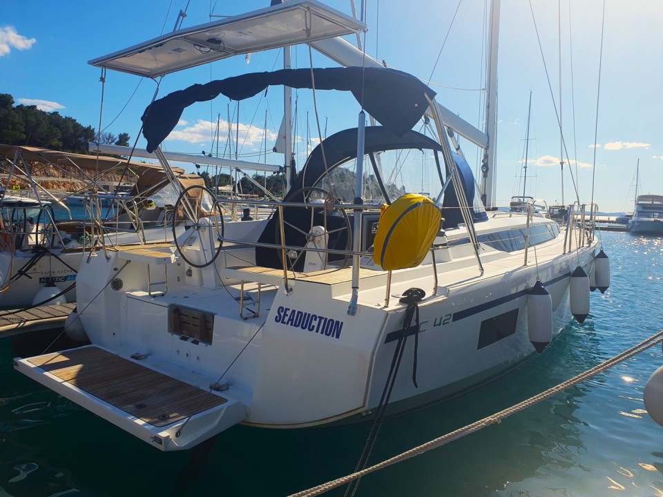Bavaria C42 | Yacht Charter Croatia | Travelboat