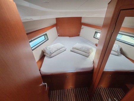 Bavaria C42 | Yacht Charter Croatia | Travelboat